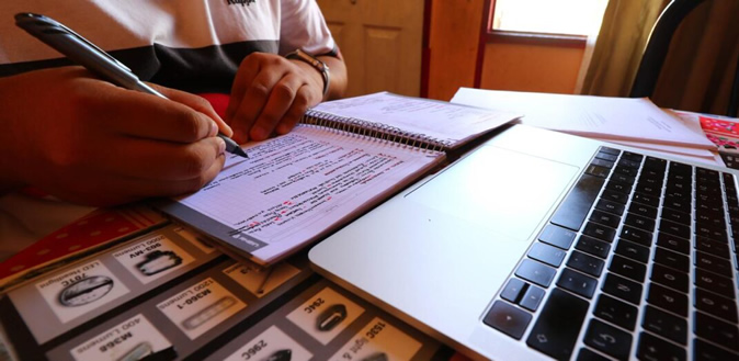 Artículo en El Dínamo destaca los logros del colegio PuenteMaipo en su trabajo de educación a distancia