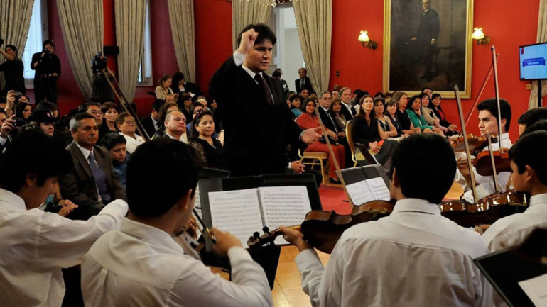 Fernando Saavedra, director de la orquesta del Colegio Nocedal desde el año 2007