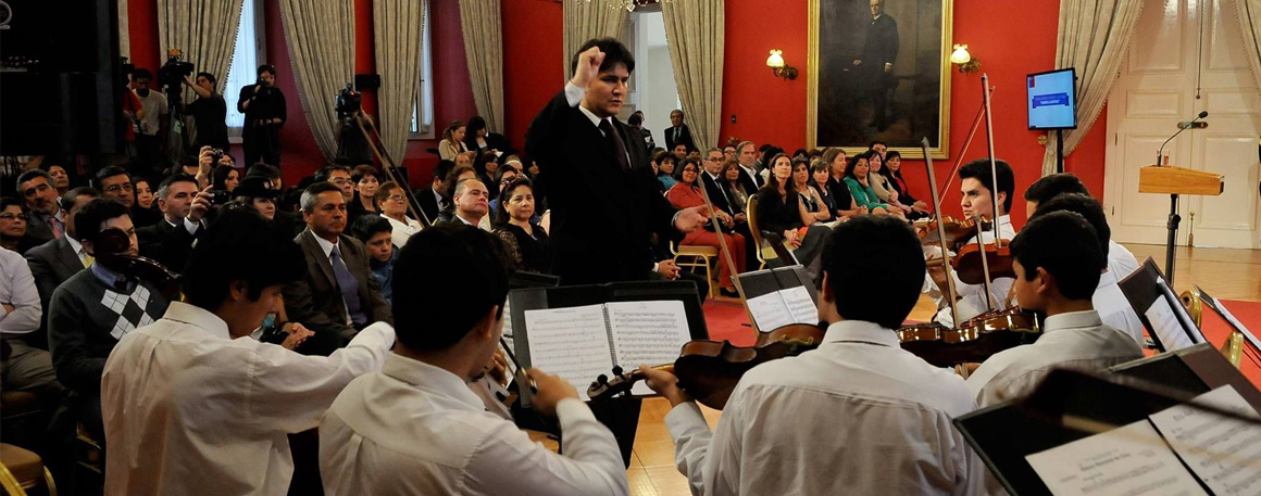 Fernando Saavedra, director de la orquesta del Colegio Nocedal desde el año 2007