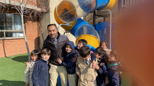 Profesor Sergio Cerda, colegio PuenteMaipo:  “El compromiso de la familia es la clave para el aprendizaje de la lectura”