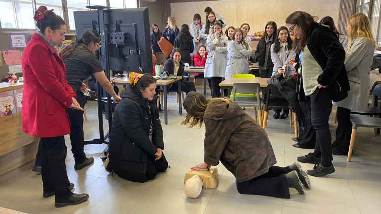 <strong>Docentes y asistentes de la educación de Trigales realizan curso de primeros auxilios</strong>