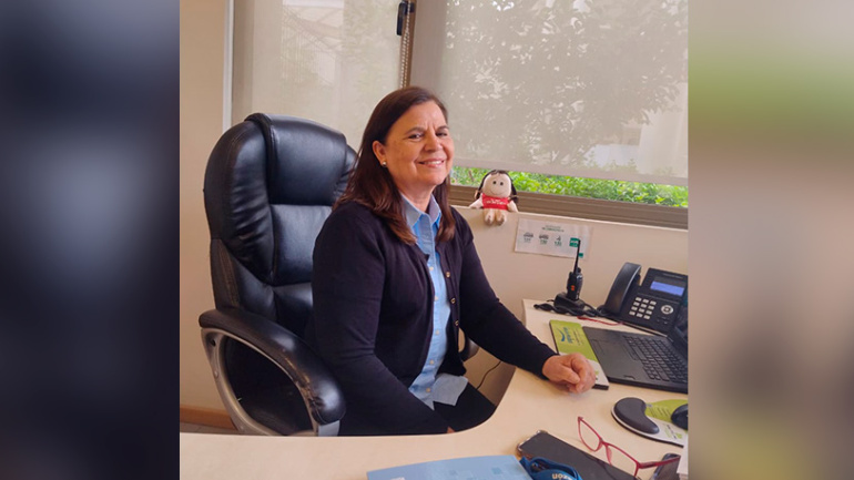 Conociendo a: Juany Cuevas, Secretaria Colegio Almendral