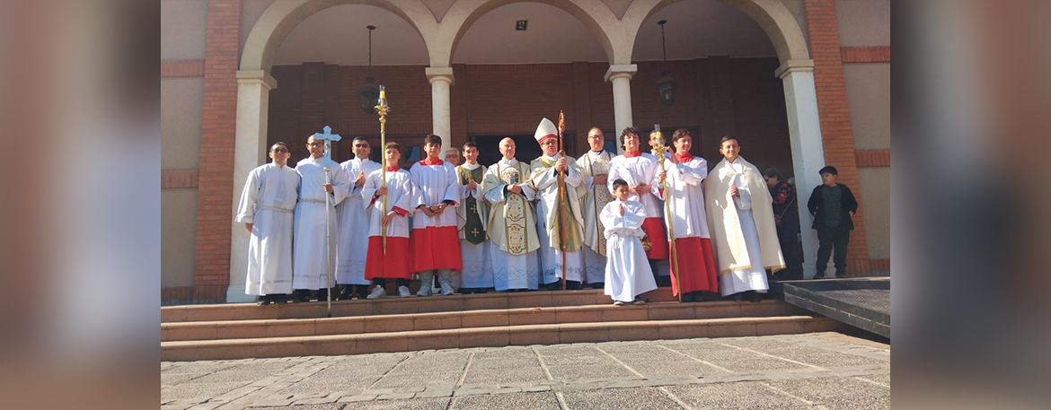 En una emotiva ceremonia se celebró el cambio de rector de la Iglesia San Josemaría